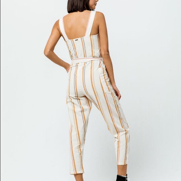 🔶🔸BILLABONG LIGHT THE NIGHT JUMPSUIT🔸🔶 - Picture 2 of 10